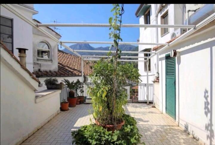 Apartmán Bb Al Centro Di Vietri Exteriér fotografie