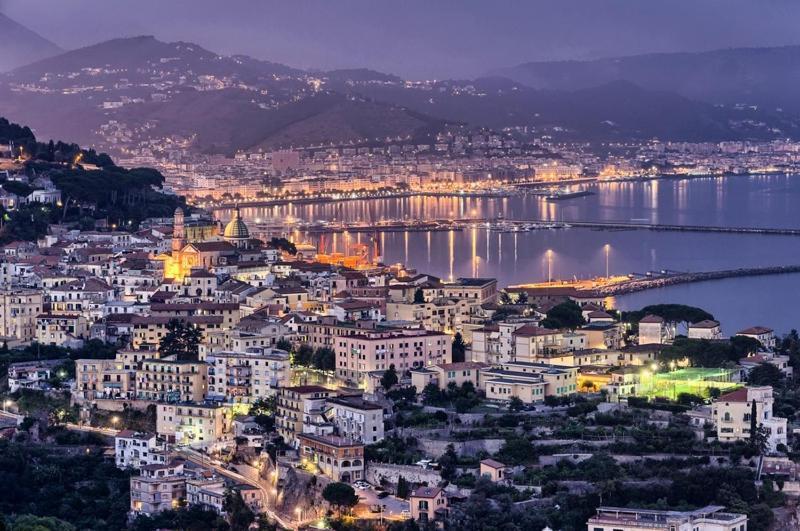 Apartmán Bb Al Centro Di Vietri Exteriér fotografie